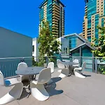 Luxurious Condo Walking Distance To San Diego Bay!