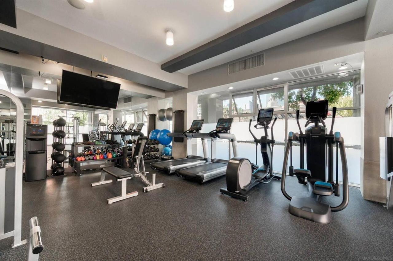Luxurious Walking Distance To Bay! *