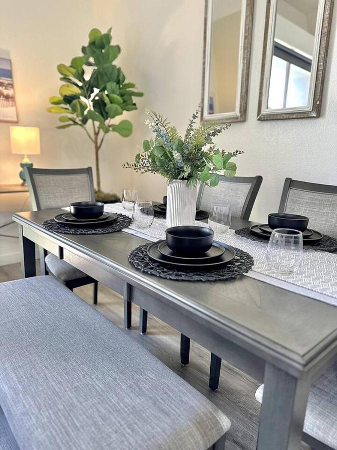 Apartment Luxurious Walking Distance To Bay!