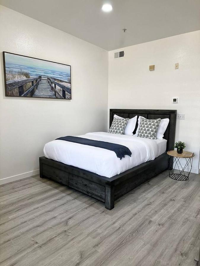 Luxurious Walking Distance To Bay! San Diego